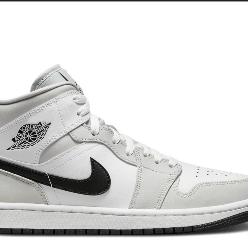 Nike Air Jordan 1 Mid in Grey Fog